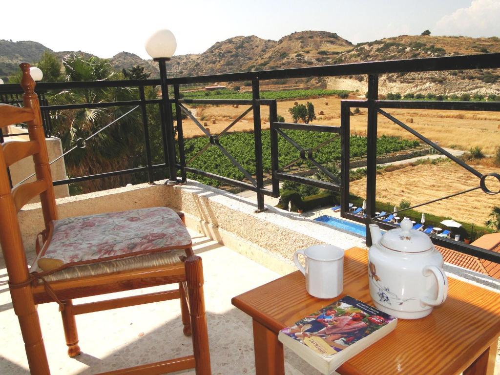 Ampelokipi Holiday Apartments Pissouri Room photo